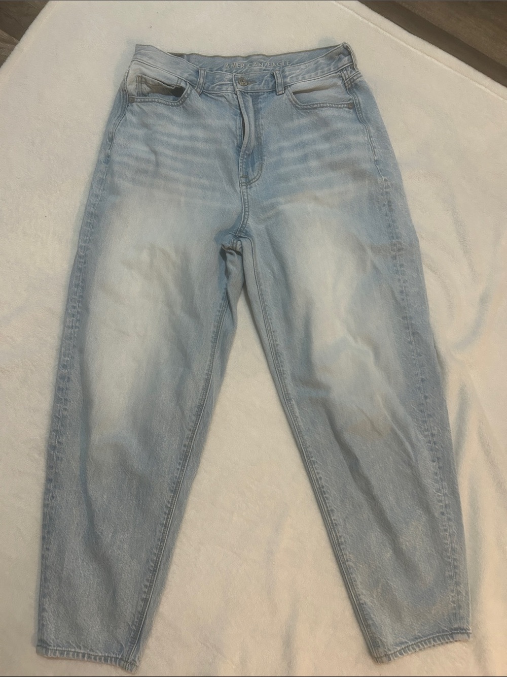 American Eagle Women’s Jeans Relaxed Mom Jean Light Wash Size 6